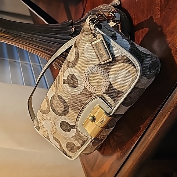 Coach Kristin Embellished Large Clutch Art Deco OP Leather Multi Tan print EUC - Picture 5 of 16